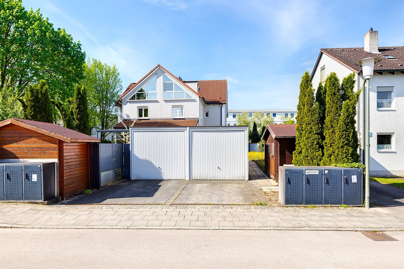Maison jumelée avec 6.5 pièces | Unterschleißheim | 70122 | Ansicht von der Straße