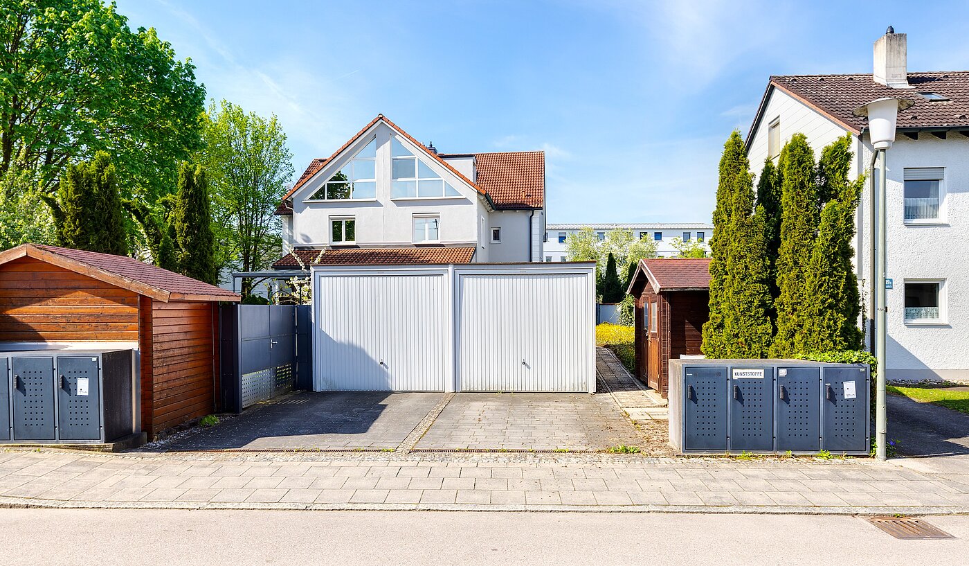 Maison jumelée avec 6.5 pièces | Unterschleißheim | 70122 | Ansicht von der Straße