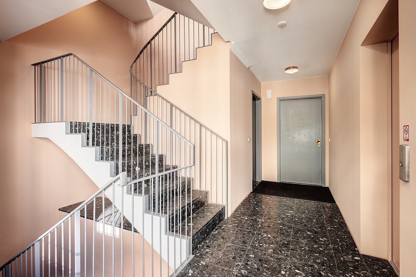 Appartement avec 2 pièces | München-Schwabing | 70195 | ...Treppenhaus