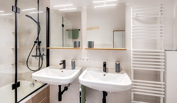 Appartement avec 3 pièces | Unterhaching | 70421 | Großes Badezimmer...