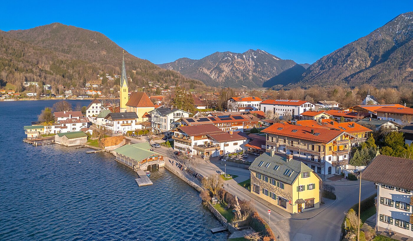 Mehrfamilienhaus avec 11 pièces | Rottach-Egern | 70215 | Luftaufnahme Richtung Seestraße