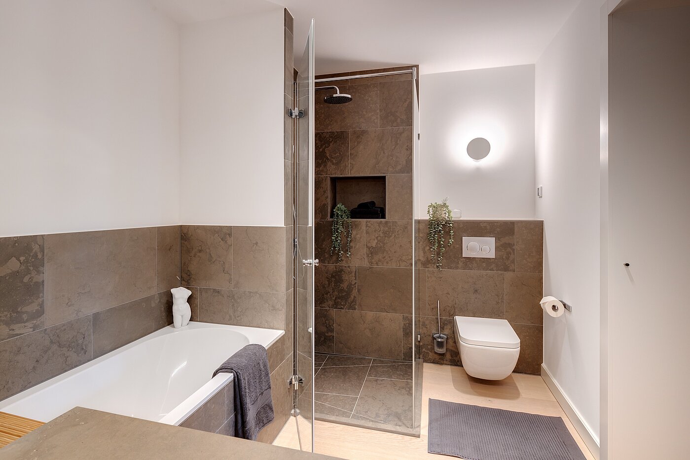 Appartement avec 3 pièces | 70046 | ...und En Suite Bad...