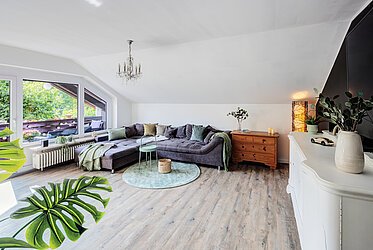 Karlsfeld : charmant appartement de 3 pièces en attique dans un emplacement central