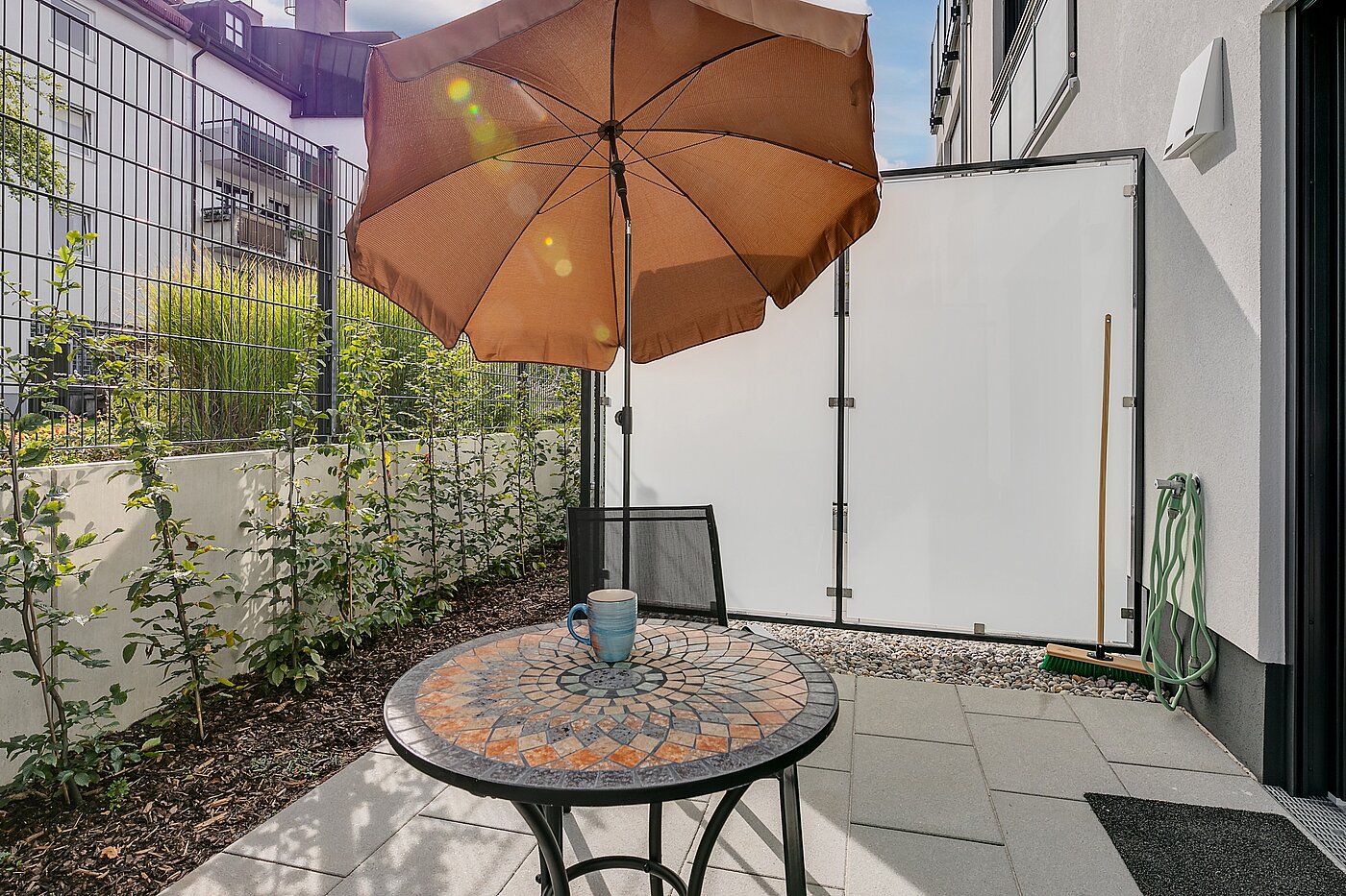 Appartement au rez-de-chaussée avec 1 pièce | München-Milbertshofen | 2202ML8 | ...und kleinem Grünstreifen