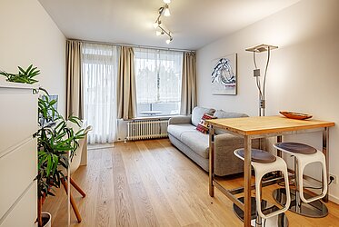 Schwabing : studio avec balcon près de la piscine Ungerer Bad