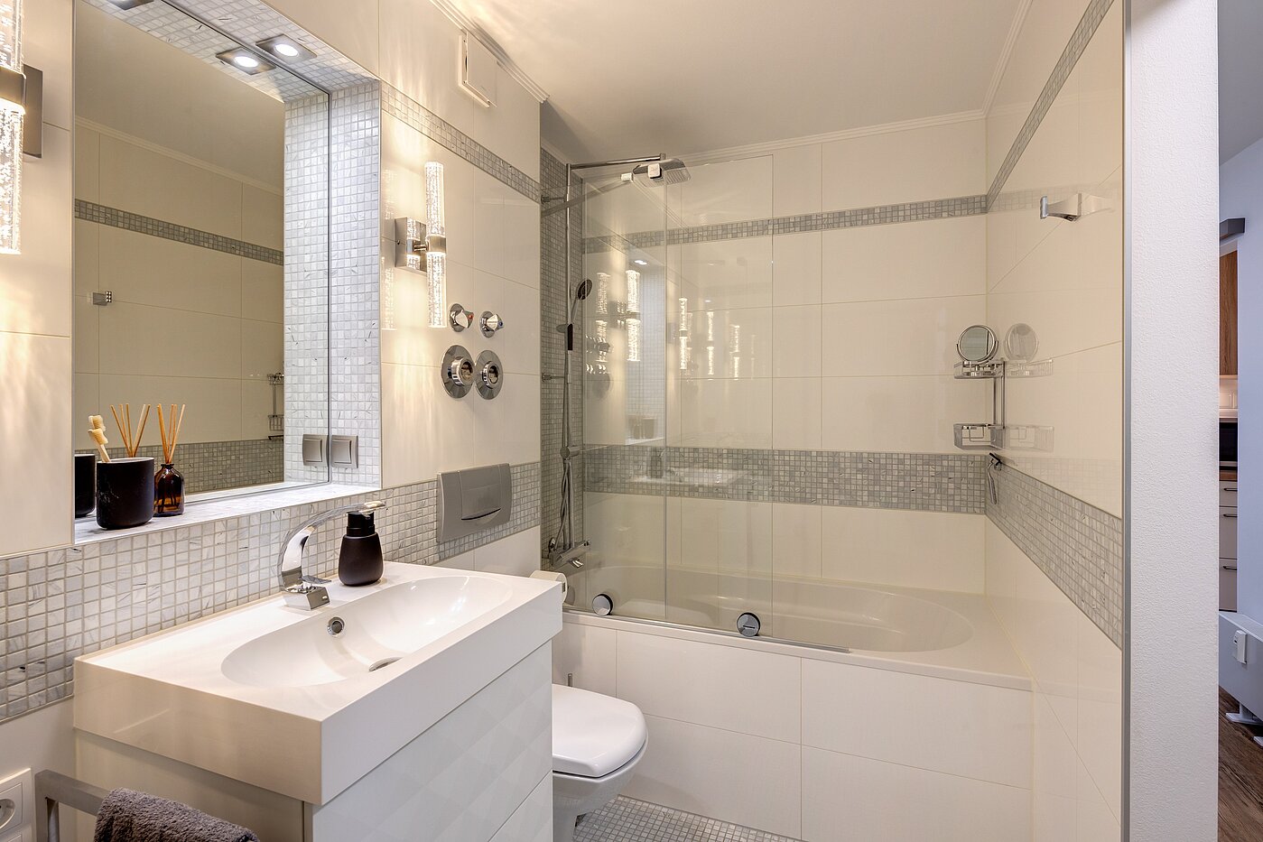 Appartement en duplex avec 3 pièces | München-Milbertshofen | 702341 | Badezimmer mit Badewanne...