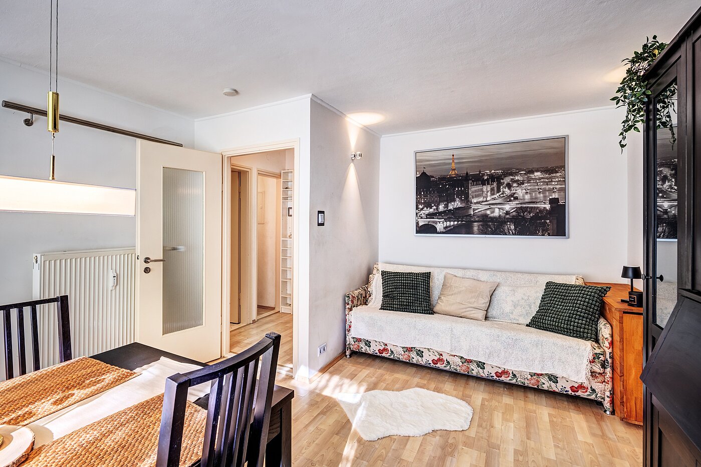 Rez-de-chaussée surélevé avec 1 pièce | München-Bogenhausen | 70301 | Couch
