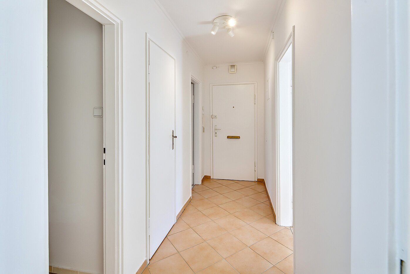 Appartement avec 3 pièces | München-Bogenhausen | 70310 | Flur Blickrichtung Eingang