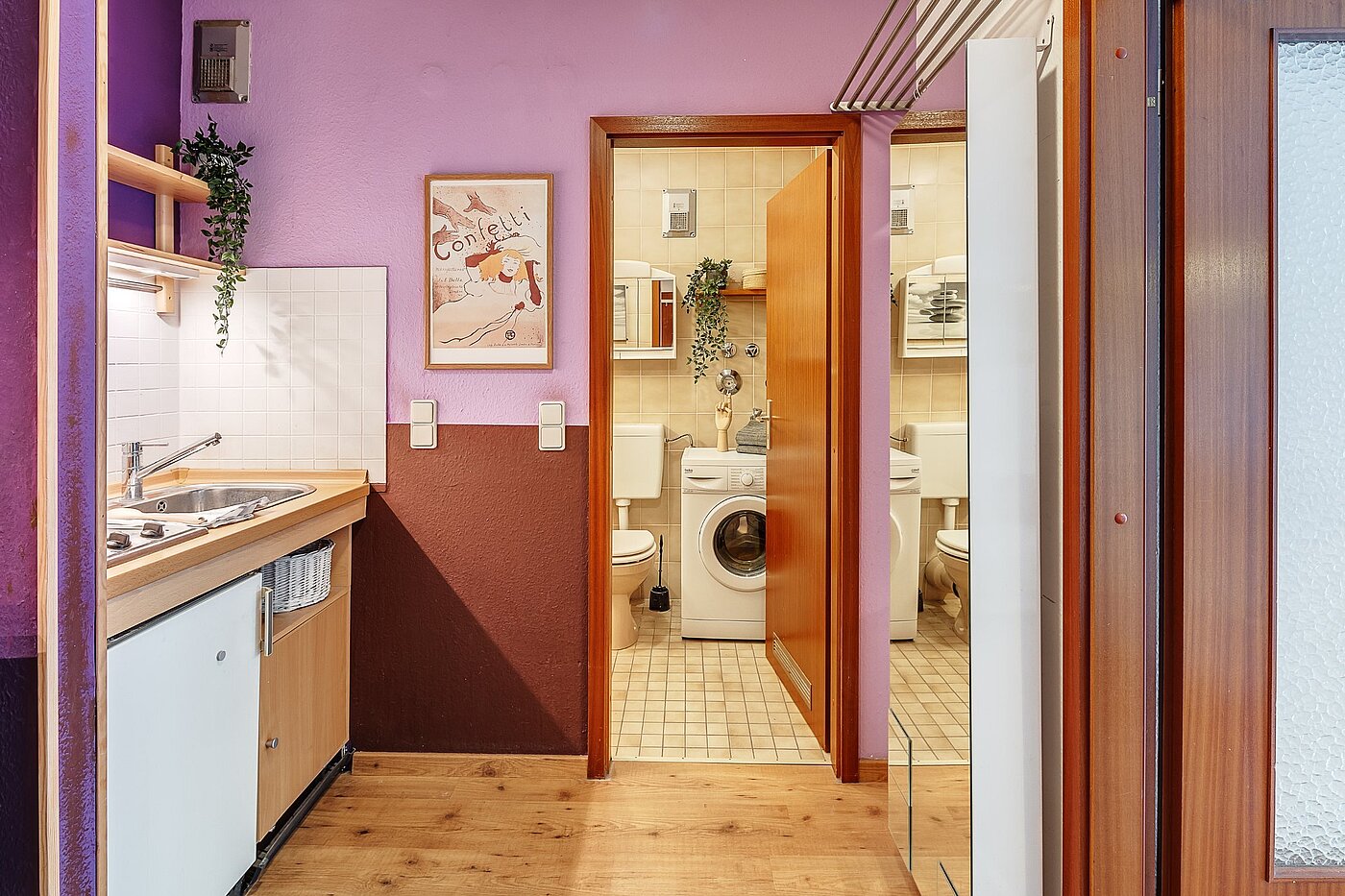 Appartement avec 1 pièce | München-Schwabing | 2104ML4 | Blick vom Flur ins Badezimmer