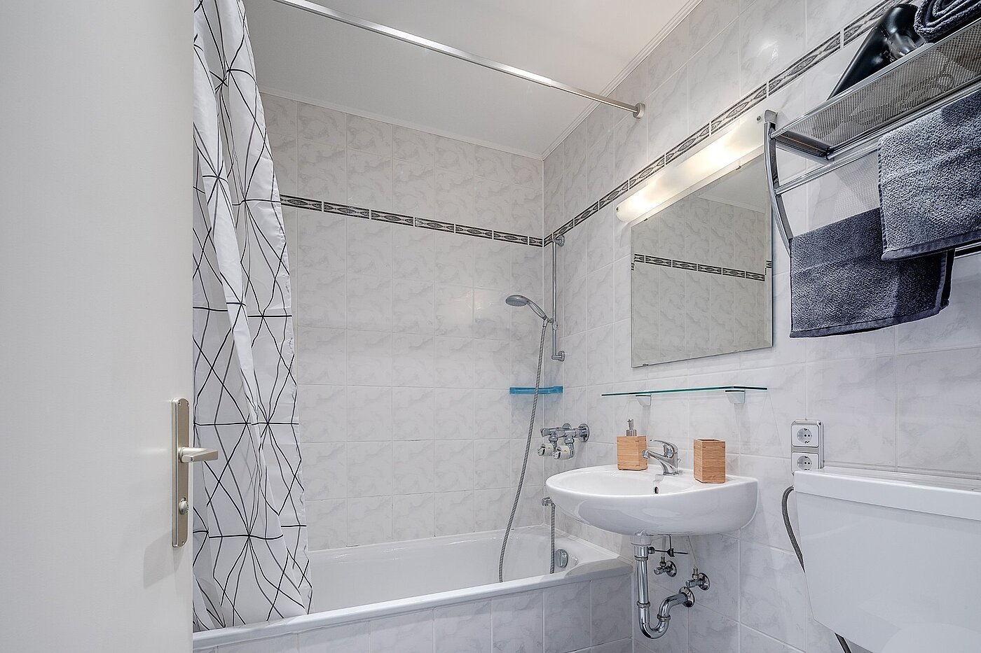 Appartement avec 1 pièce | München-Moosach | 1903ML3 | Bad mit Badewanne