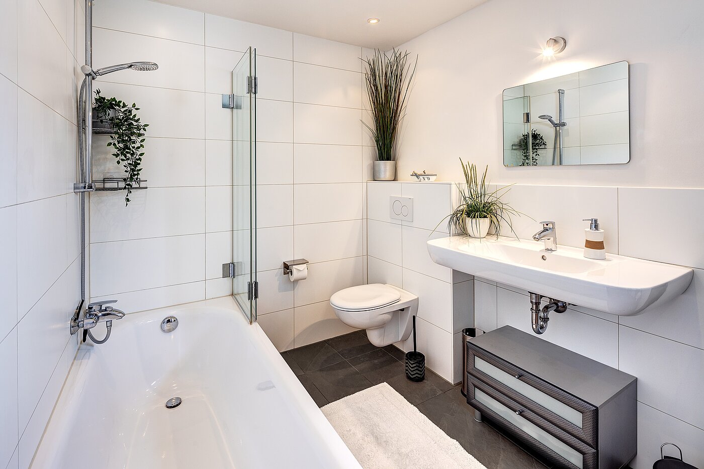 Maison d'angle mitoyenne avec 6 pièces | Germering | 70033 | Bad mit Badewanne...
