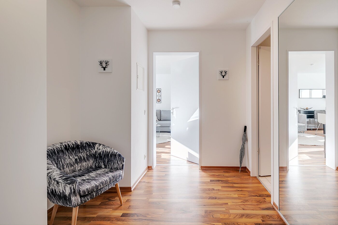Appartement avec 2 pièces | München-Oberföhring | 2007ML8 | großzügige Diele