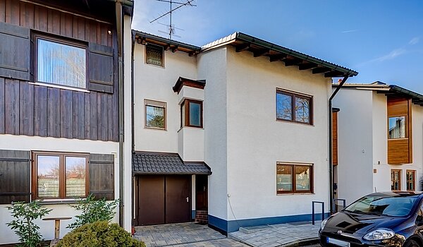 Appartement avec 4 pièces | Ismaning | 700081 | Hausansicht Straßenseite