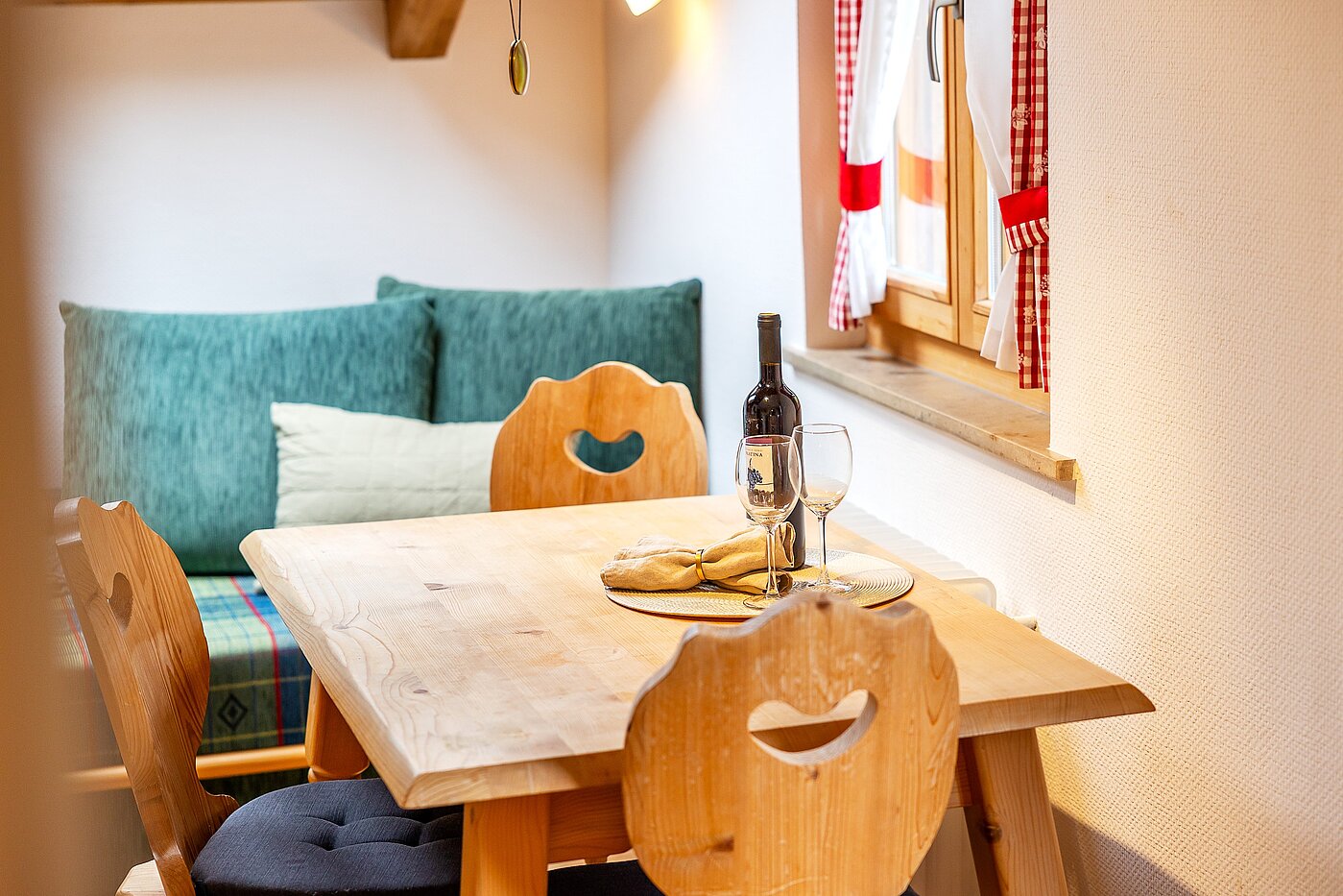 Appartement au dernier étage avec 2 pièces | Bad Wiessee | 70017 | Esstisch