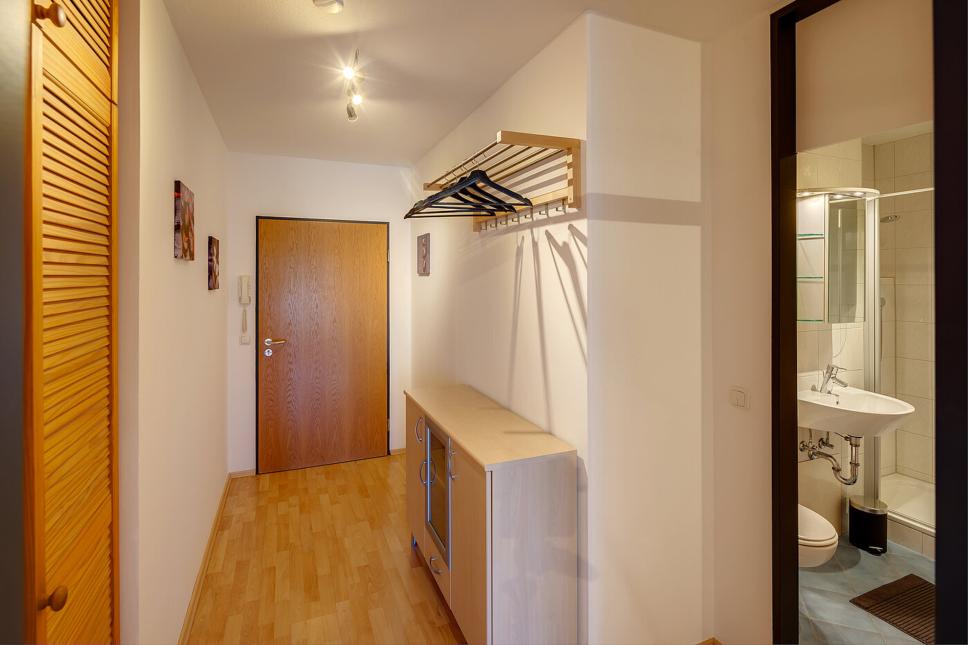 Appartement au rez-de-chaussée avec 2 pièces | München-Feldmoching | 70424 | ...Garderobe
