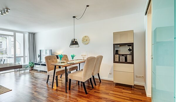 Appartement avec 2 pièces | München-Schwabing | 70434 | ...und Esstisch