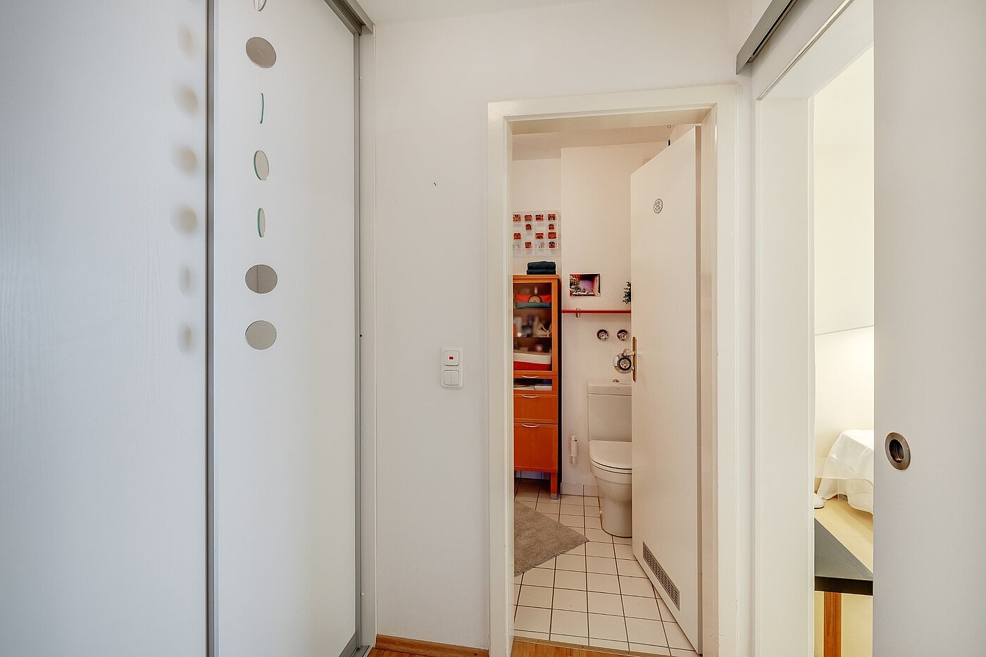 Appartement avec 2 pièces | München-Nymphenburg | 2101ML6 | Flur mit Einbauschrank