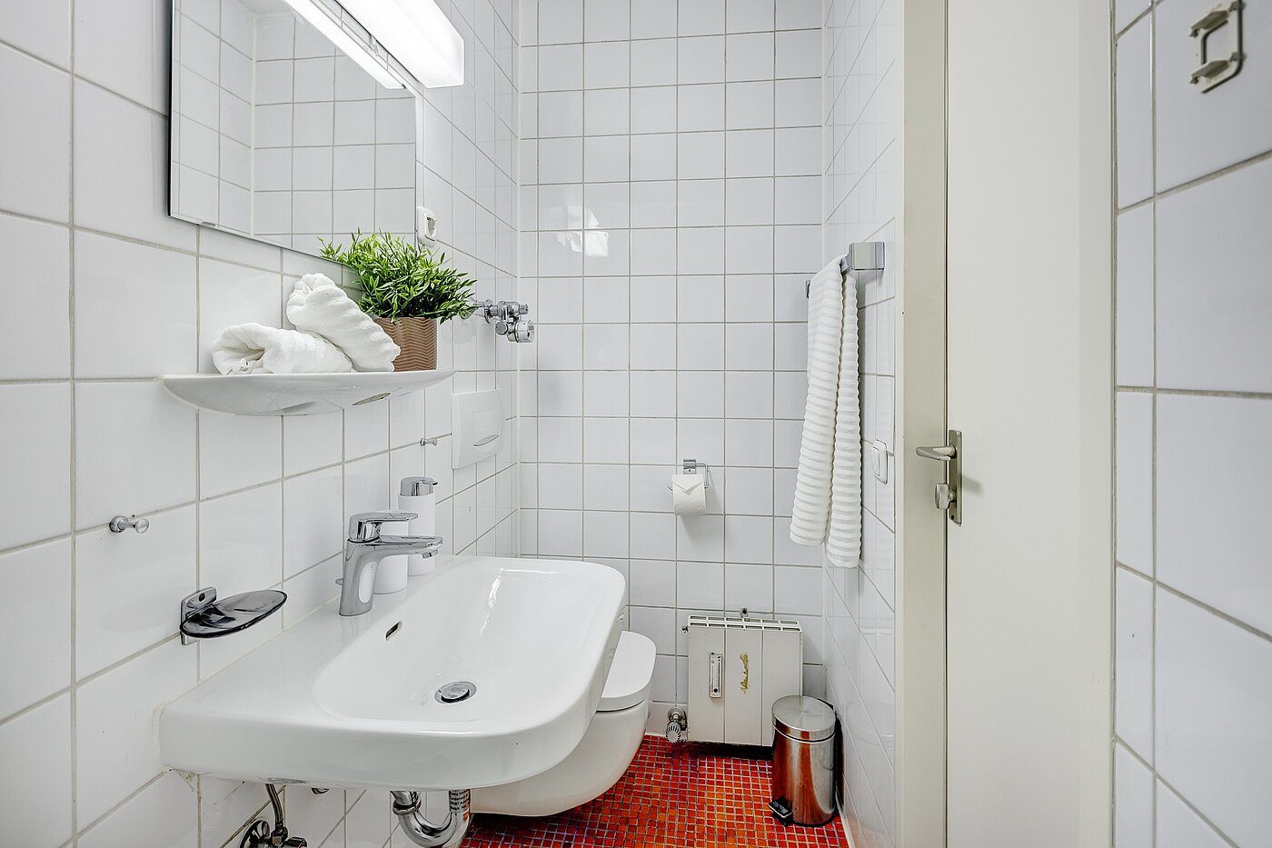 Appartement avec 1 pièce | München-Maxvorstadt | 2110ML7 | Bad mit Waschbecken, WC...
