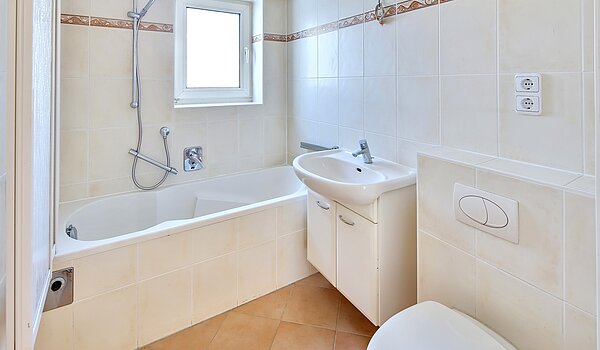 Appartement avec 3 pièces | München-Bogenhausen | 70310 | Bad mit Fenster und...