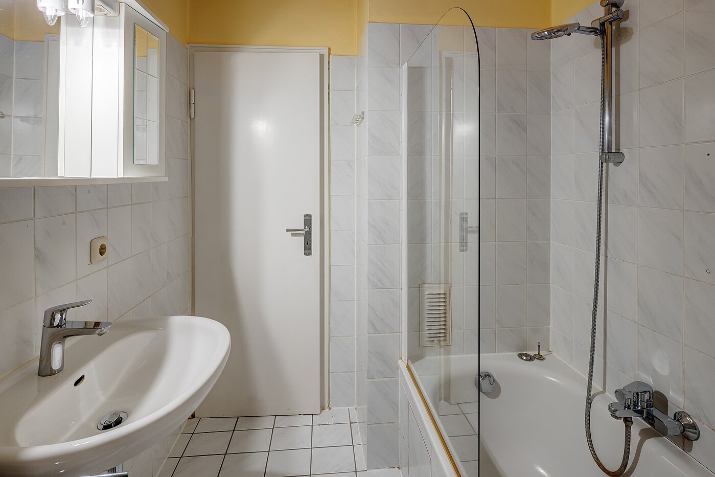 Appartement avec 2 pièces | 70075 | ...Badewanne