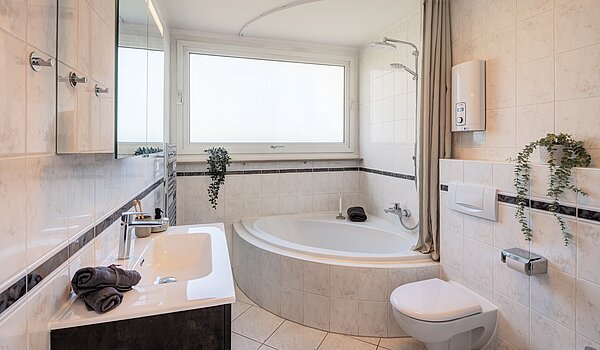 Terrassenwohnung avec 3.5 pièces | München-Berg am Laim | 123456 | Badezimmer