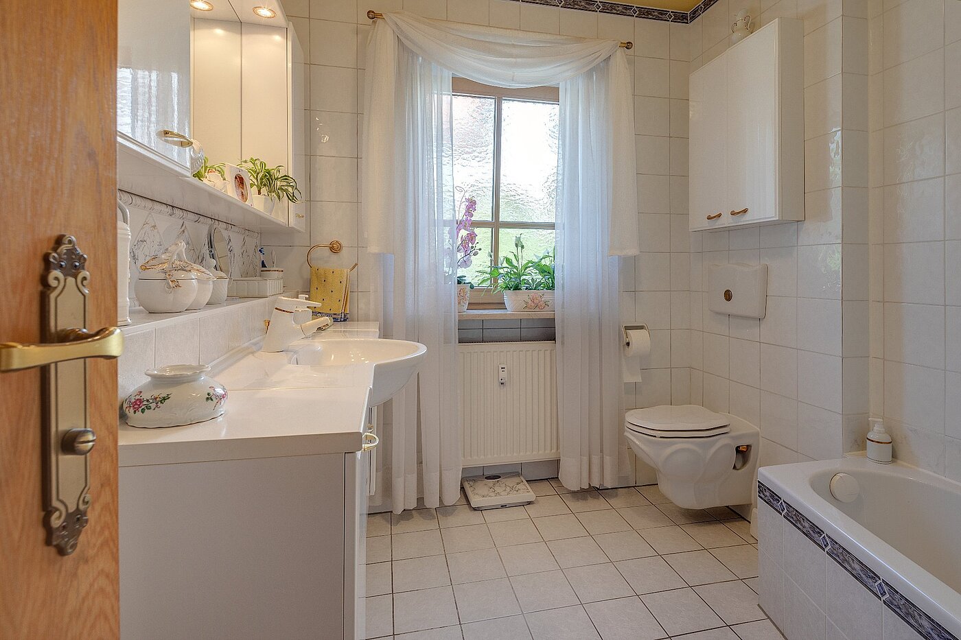 Appartement au rez-de-chaussée avec 3 pièces | München-Untermenzing | 1806ML6 | Helles Bad