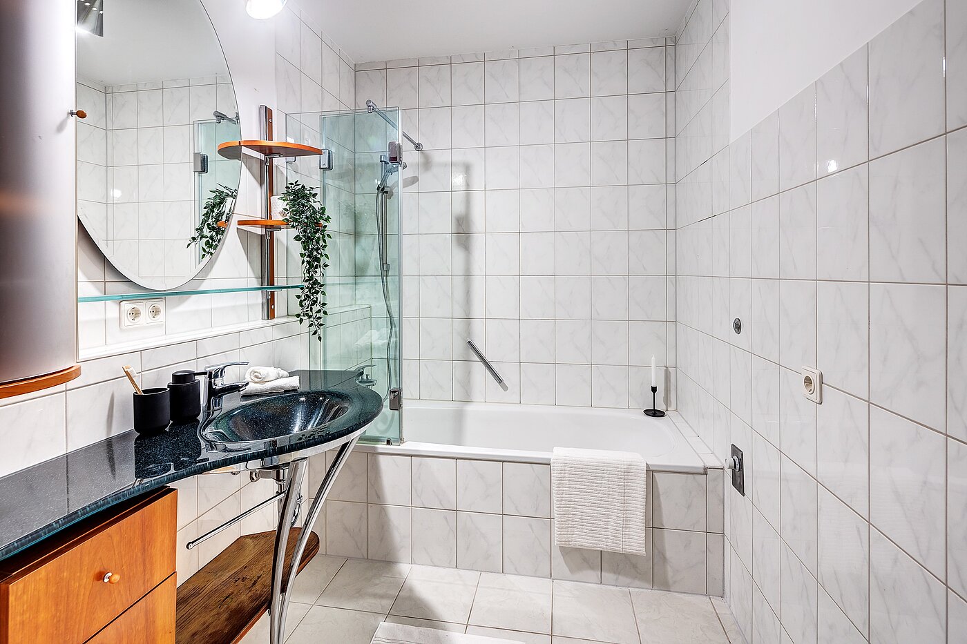 Appartement au rez-de-chaussée avec 2.5 pièces | München-Harlaching | 70018 | ...Badewanne