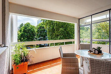 Unterhaching : un appartement moderne de 3 pièces avec une loggia ensoleillée orientée sud qui vous fera craquer