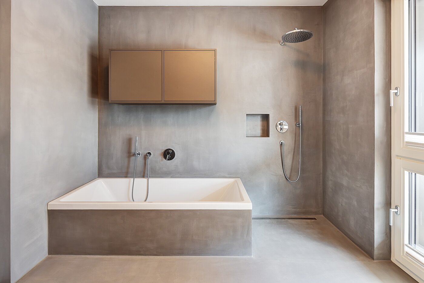 Appartement au rez-de-chaussée avec 3 pièces | 70309 | ...Badewanne und...