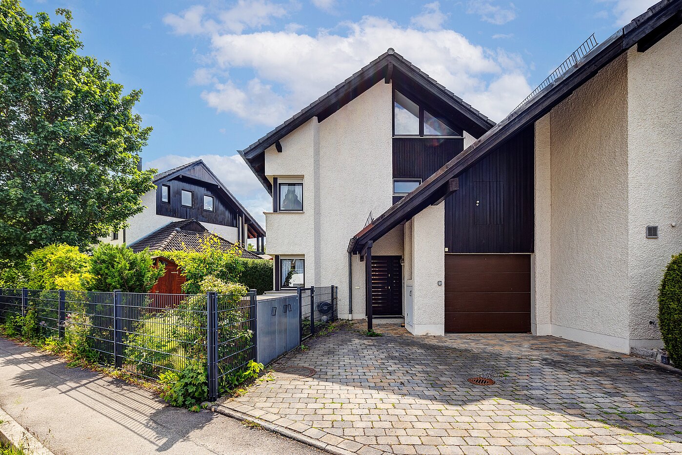 Maison d'angle mitoyenne avec 6 pièces | Germering | 70033 | Eingangsbereich mit Garage