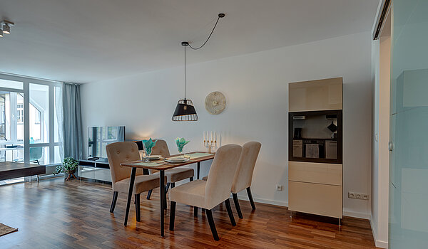 Appartement avec 2 pièces | München-Schwabing | 70434 | ...und Esstisch