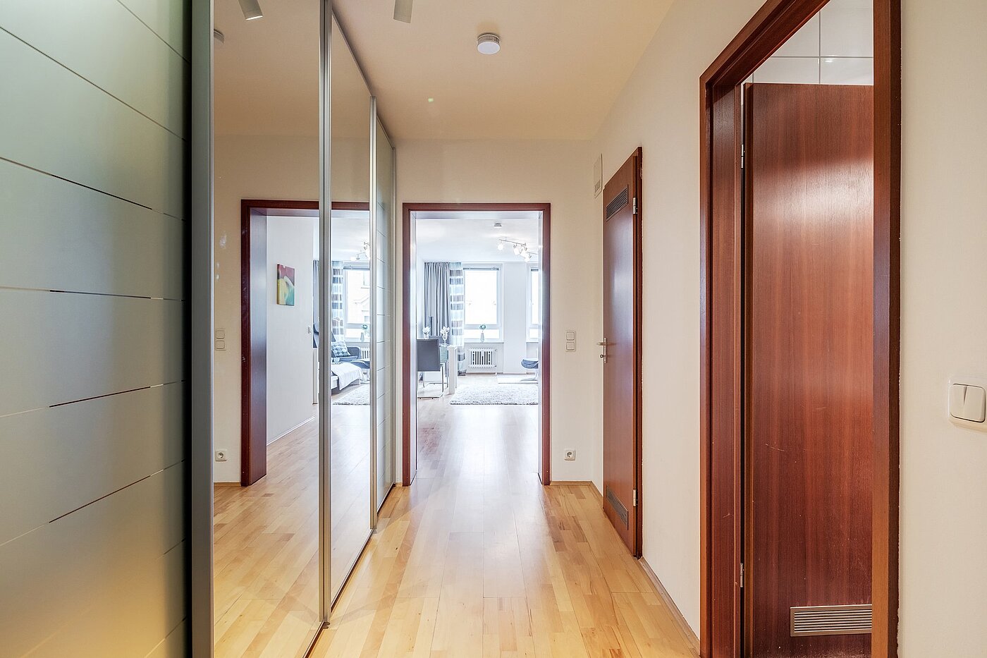 Appartement avec 1 pièce | München-Haidhausen | 2102ML4 | Flur mit großem Kleiderschrank