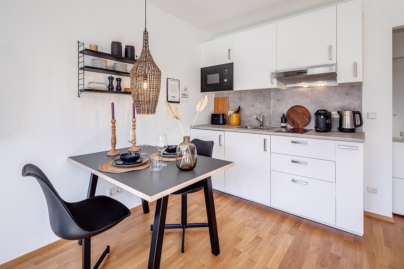 Appartement avec 1 pièce | München-Neuhausen | 2010ML6 | Küchenzeile und Esstisch