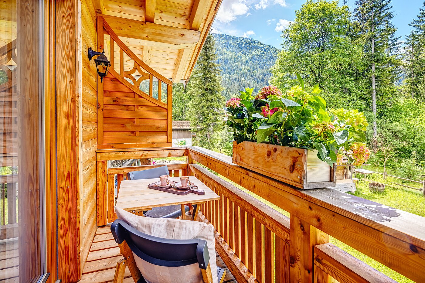 Appartement avec 6 pièces | 70095 | ...mit sonnigem Balkon