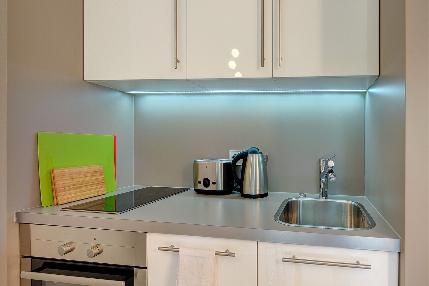 Appartement au rez-de-chaussée avec 1 pièce | München-Bogenhausen | 2301ML3 | Moderne, voll ausgestattete Einbauküche