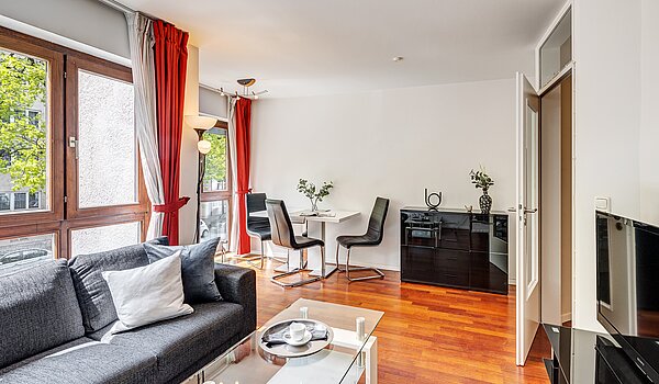 Appartement avec 3 pièces | München-Schwabing | 2202ML12 | Das Wohnzimmer mit...