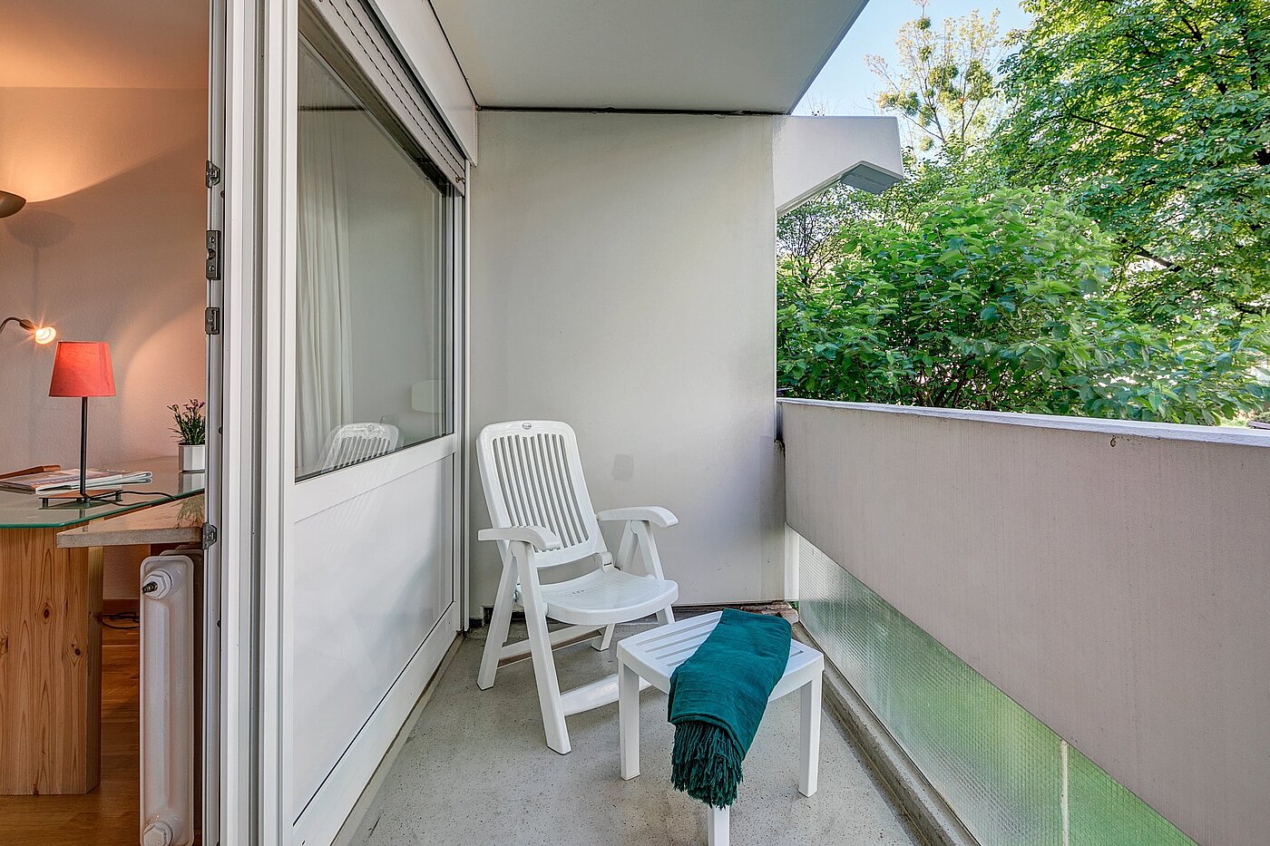 Rez-de-chaussée surélevé avec 1 pièce | München-Neuhausen | 1911ML10 | Großer Balkon