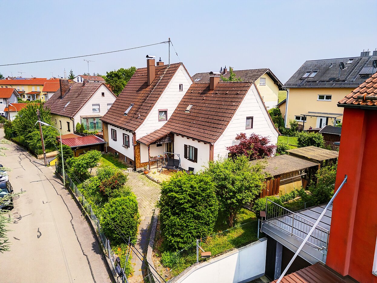 Maison individuelle avec 8 pièces | 70229 | Luftaufnahme