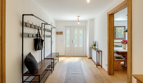 Propriété particulière avec 8 pièces | 70406 | Entrée Ergeschoss