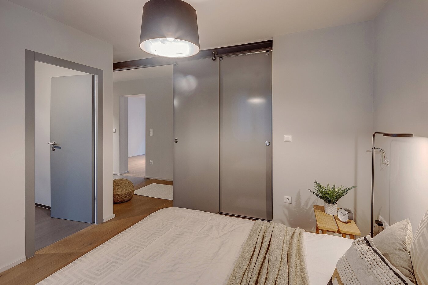 Rez-de-chaussée surélevé avec 2 pièces | München-Lehel | 2012ML1 | ...mit Schiebetür...