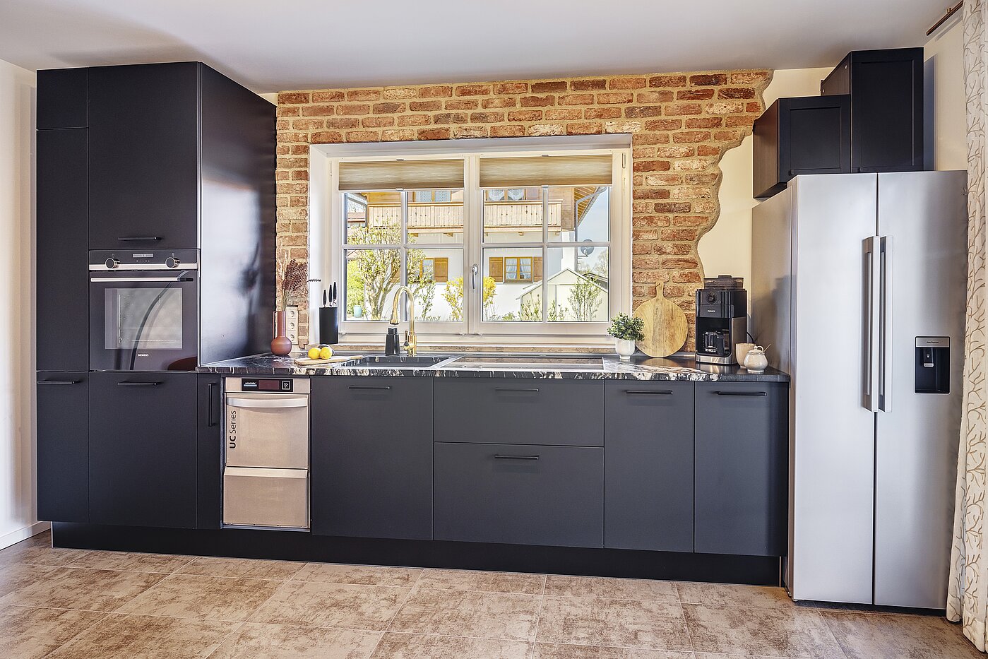 Appartement au rez-de-chaussée avec 2 pièces | Bad Wiessee | 700942 | ...großzügiger Einbauküche...