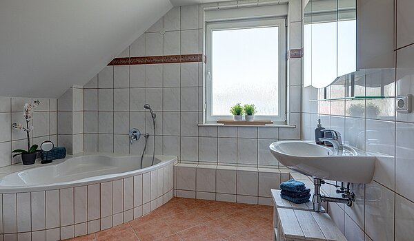 Appartement avec 5 pièces | München-Aubing | 1804ML3 | Eckbadewanne