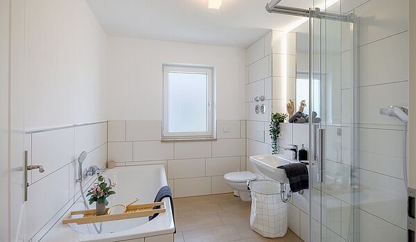 Propriété particulière avec 8 pièces | 70406 | Bad 1 Obergeschoss