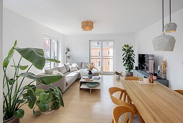 Ludwigsvorstadt : spacieux et lumineux appartement de 3 pièces avec loggia orientée sud et balcon orienté ouest, au 5e étage