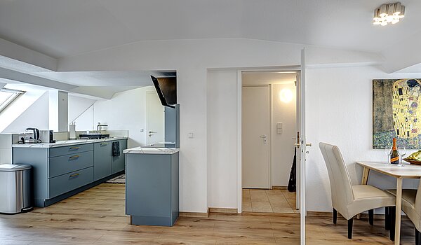 Appartement au dernier étage avec 4.5 pièces | München-Ludwigsvorstadt | 70461 | Wohnen / Essen