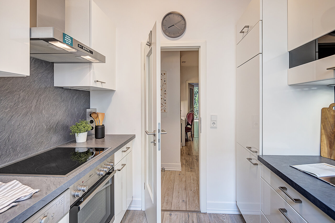 Appartement au rez-de-chaussée avec 2 pièces | München-Schwabing | 70394 | ...separate Küche