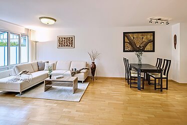 Waldperlach : Duplex sur 3 étages avec jardin, salle de loisirs & place de parking - libre