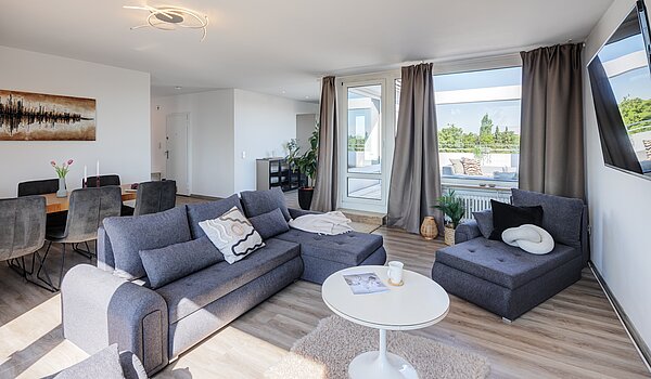 Terrassenwohnung avec 3.5 pièces | München-Berg am Laim | 123456 | Couch