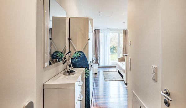 Appartement au rez-de-chaussée avec 4 pièces | München-Neuhausen | 70471 | Flur vom Eingang kommend