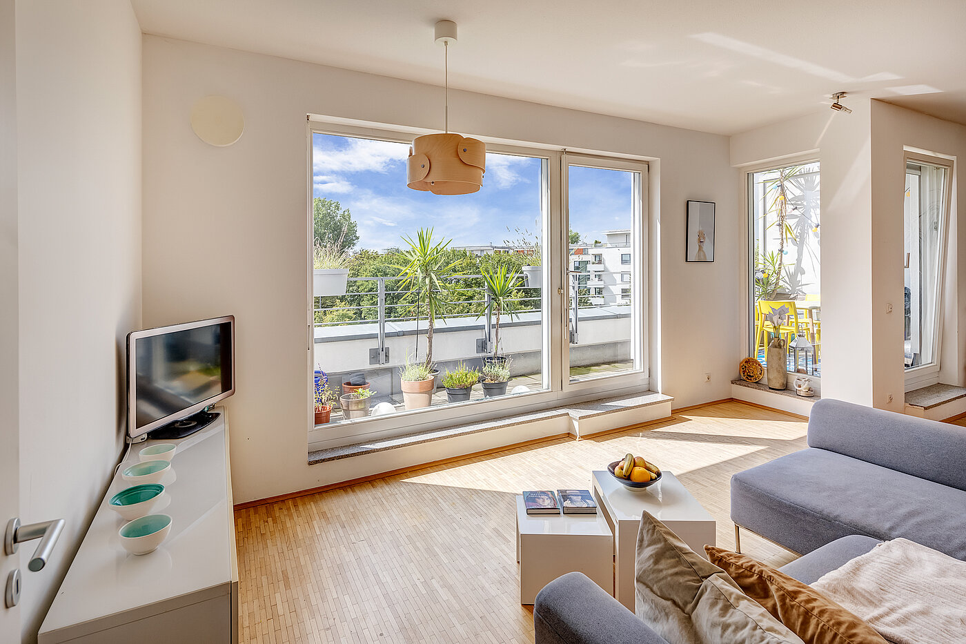 Appartement avec 2 pièces | München-Schwabing | 70153 | ...mit großer Fensterfront